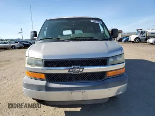 2005 Chevrolet Express Passenger with VIN 1GAHG39U851114716, listed as a Copart auction lot 49903085 with 148,670 mi miles and Clean title. Bid and sale history available at DreamBid. Image 5.