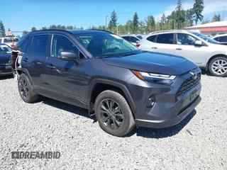 2025 Toyota RAV4 Hybrid XLE Premium z VIN JTMB6RFV1SD157272, wystawiony jako IAAI lot #42642803 z przebiegiem 2 984 mil mil oraz . Historia ofert i sprzedaży dostępna na DreamBid. Obrazek 1.