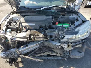 2017 Honda Accord Touring with VIN 1HGCR3F91HA016581, listed as a Copart auction lot 60517085 with 99,182 mi miles and Salvage title. Bid and sale history available at DreamBid. Image 11.