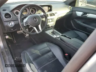 2012 Mercedes-Benz C 350 z VIN WDDGJ5HB3CF853000, wystawiony jako Copart lot #73855394 z przebiegiem 193 379 mil mil oraz Czysty tytuł • Clean title. Historia ofert i sprzedaży dostępna na DreamBid. Obrazek 8.