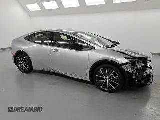 2025 Toyota Prius LE z VIN JTDACAAU2S3049706, wystawiony jako Copart lot #59627175 z przebiegiem 3 581 mil mil oraz Czysty tytuł • Clean title. Historia ofert i sprzedaży dostępna na DreamBid. Obrazek 4.