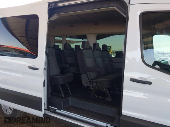 2024 Ford Transit Passenger XL z VIN 1FBAX2CG2RKA75017, wystawiony jako IAAI lot #42463080 z przebiegiem 20 185 mil mil oraz . Historia ofert i sprzedaży dostępna na DreamBid. Obrazek 8.