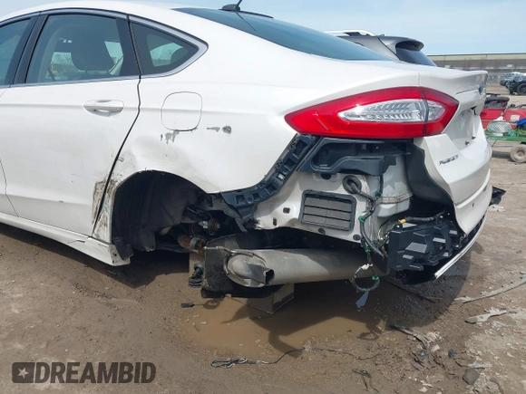 2016 Ford Fusion SE with VIN 3FA6P0T99GR268237, listed as a IAAI auction lot 41951459 with 117,309 mi miles. Bid and sale history available at carsss.com. Image 6.