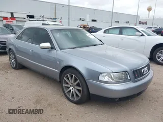 2003 Audi S8 z VIN WAUGU44D33N002014, wystawiony jako IAAI lot #41941237 z przebiegiem Nie podano mil oraz . Historia ofert i sprzedaży dostępna na DreamBid. Obrazek 1.
