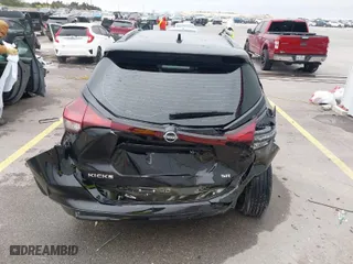2024 Nissan Kicks SR with VIN 3N1CP5DV1RL475929, listed as a IAAI auction lot 41017023 with 2,199 mi miles. Bid and sale history available at carsss.com. Image 6.