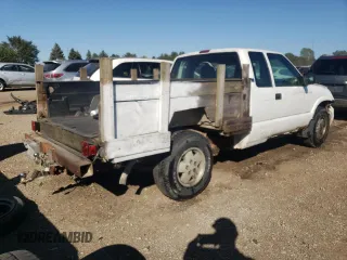 2003 GMC Sonoma SLS with VIN 1GTDT19X338197296, listed as a Copart auction lot 69642934 with 160,155 mi miles and Salvage Title. Bid and sale history available at carsss.com. Image 3.