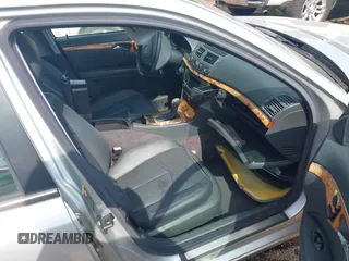 2003 Mercedes-Benz E 500 z VIN WDBUF70J73A332919, wystawiony jako IAAI lot #42477689 z przebiegiem Nie podano mil oraz . Historia ofert i sprzedaży dostępna na DreamBid. Obrazek 5.