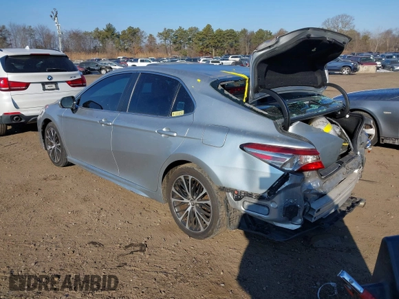 2018 Toyota Camry LE z VIN 4T1B11HK4JU616470, wystawiony jako IAAI lot #41352888 z przebiegiem 102 109 mil mil oraz . Historia ofert i sprzedaży dostępna na DreamBid. Obrazek 3.
