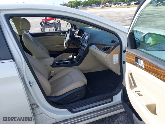 2016 Hyundai Sonata Hybrid Limited with VIN KMHE34L13GA018114, listed as a IAAI auction lot 41500062 with 43,207 mi miles. Bid and sale history available at carsss.com. Image 5.