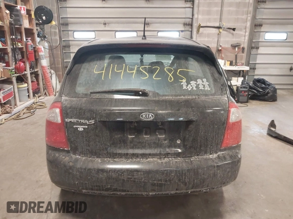 2005 Kia Spectra with VIN KNAFE161255083357, listed as a IAAI auction lot 41445285 with 90,349 mi miles. Bid and sale history available at carsss.com. Image 17.