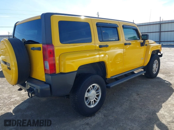 2006 Hummer H3 with VIN 5GTDN136168265845, listed as a IAAI auction lot 41798107 with 147,088 mi miles. Bid and sale history available at carsss.com. Image 4.