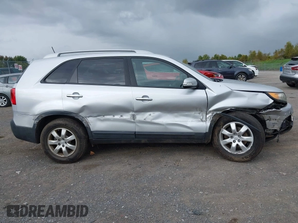 2011 Kia Sorento LX with VIN 5XYKT3A14BG050650, listed as a IAAI auction lot 40529423 with 53,301 mi miles. Bid and sale history available at carsss.com. Image 13.