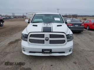 2016 Ram 1500 Sport z VIN 1C6RR7HT5GS149692, wystawiony jako IAAI lot #41174363 z przebiegiem 102 938 mil mil oraz . Historia ofert i sprzedaży dostępna na DreamBid. Obrazek 12.