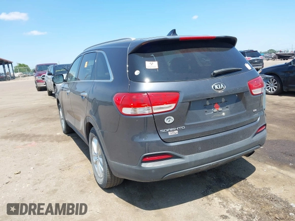 2016 Kia Sorento LX with VIN 5XYPGDA31GG166560, listed as a IAAI auction lot 39903526 with 1 mi miles. Bid and sale history available at carsss.com. Image 3.
