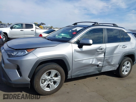 2021 Toyota RAV4 XLE with VIN 2T3W1RFV2MC172029, listed as a IAAI auction lot 41861810 with 78,024 mi miles. Bid and sale history available at carsss.com. Image 6.