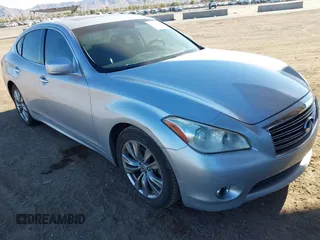 2013 Infiniti M37 with VIN JN1BY1AP0DM511079, listed as a IAAI auction lot 41678015 with 270,594 mi miles. Bid and sale history available at carsss.com. Image 1.