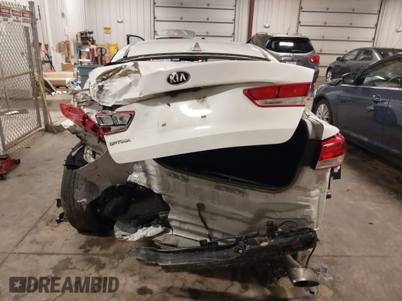 2019 Kia Optima LX with VIN 5XXGT4L38KG369502, listed as a IAAI auction lot 39820086 with 117,802 mi miles. Bid and sale history available at carsss.com. Image 17.