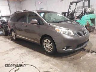 2013 Toyota Sienna XLE AAS with VIN 5TDYK3DC4DS307693, listed as a IAAI auction lot 41581244 with 264,657 mi miles. Bid and sale history available at carsss.com. Image 1.