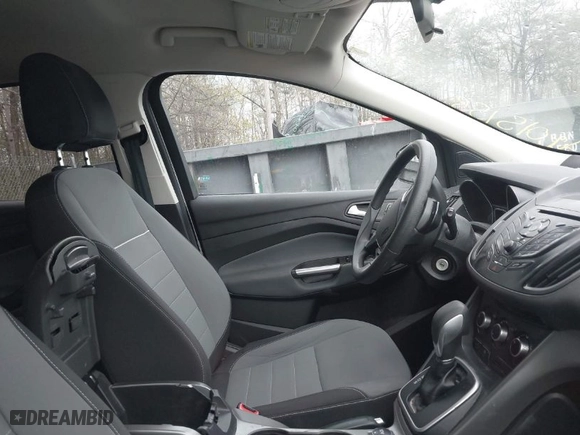 2013 Ford Escape SE with VIN 1FMCU0GX5DUA45076, listed as a IAAI auction lot 42015153 with 1 mi miles. Bid and sale history available at carsss.com. Image 5.