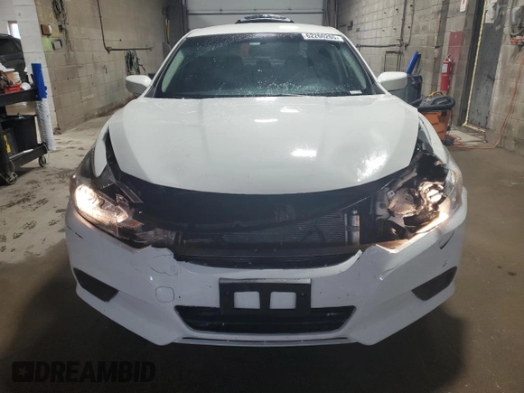 2017 Nissan Altima SR with VIN 1N4AL3AP3HN343477, listed as a Copart auction lot 62260265 with 136,759 mi miles and Salvage title. Bid and sale history available at DreamBid. Image 5.