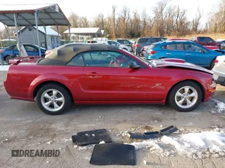 2007 Ford Mustang GT Deluxe with VIN 1ZVFT85H575257339, listed as a IAAI auction lot 41250343 with 134,120 mi miles and . Bid and sale history available at DreamBid. Image 13.