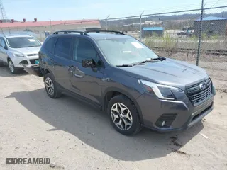 2022 Subaru Forester Premium with VIN JF2SKADC0NH448357, listed as a IAAI auction lot 41863715 with 30,500 mi miles. Bid and sale history available at carsss.com. Image 1.