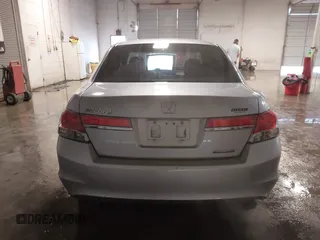 2012 Honda Accord SE z VIN 1HGCP2F63CA096366, wystawiony jako IAAI lot #41325753 z przebiegiem 146 559 mil mil oraz . Historia ofert i sprzedaży dostępna na DreamBid. Obrazek 16.