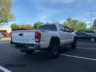 2017 Toyota Tacoma SR5 with VIN 5TFCZ5AN1HX116613, listed as a Copart auction lot 54272925 with 196,385 mi miles and Clean Title. Bid and sale history available at DreamBid. Image 4.