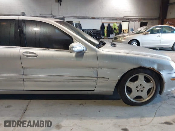 2003 Mercedes-Benz S 500 with VIN WDBNG84J93A360917, listed as a IAAI auction lot 39171730 with 134,495 mi miles and . Bid and sale history available at DreamBid. Image 19.