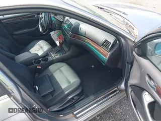 2004 BMW 3 Series 325xi with VIN WBAEP33424PF04323, listed as a IAAI auction lot 42185849 with 157,218 mi miles and . Bid and sale history available at carsss.com. Image 5.