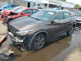 2018 Infiniti QX30 Premium with VIN SJKCH5CR3JA041812, listed as a Copart auction lot 61630184 with 97,144 mi miles and Salvage Title. Bid and sale history available at carsss.com. Image 1.