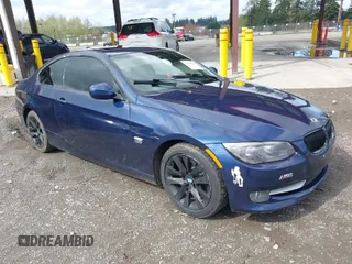 2011 BMW 3 Series 328i xDrive with VIN WBAKF5C58BE586557, listed as a IAAI auction lot 42024914 with 113,274 mi miles. Bid and sale history available at carsss.com. Image 1.