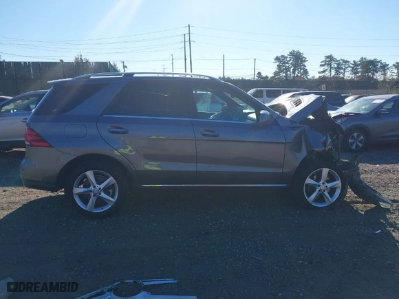 2017 Mercedes-Benz GLE with VIN 4JGDA5HB6HA842330, listed as a IAAI auction lot 40862708 with NaN miles. Bid and sale history available at carsss.com. Image 13.