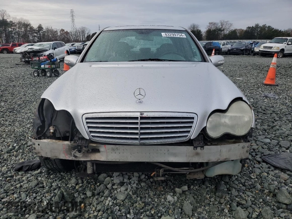 2002 Mercedes-Benz C 230/260/280/320 with VIN WDBRF64J12F268260, listed as a Copart auction lot 83299754 with 159,243 mi miles and Salvage Title. Bid and sale history available at DreamBid. Image 5.