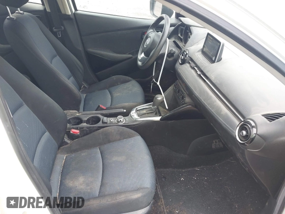 2016 Scion iA z VIN 3MYDLBZV6GY138680, wystawiony jako IAAI lot #42240425 z przebiegiem 100 191 mil mil oraz . Historia ofert i sprzedaży dostępna na DreamBid. Obrazek 5.