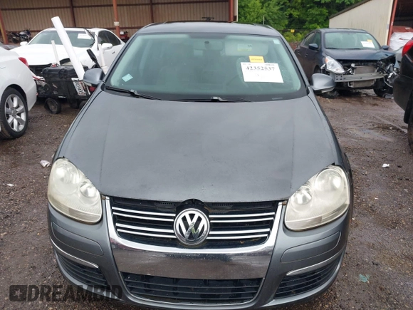 2009 Volkswagen Jetta SE с VIN 3VWRM71K59M172083, выставлен на аукционе IAAI как лот 42352537 с пробегом 168 713 миль миль и . История ставок и продаж доступна на DreamBid. Изображение 6.
