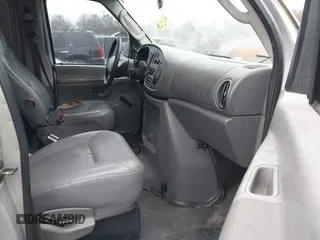 2005 Ford Econoline Cargo with VIN 1FTRE14W85HA67080, listed as a IAAI auction lot 40910996 with 599,247 mi miles. Bid and sale history available at carsss.com. Image 5.