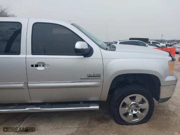 2011 GMC Sierra 1500 SLE with VIN 3GTP1VE05BG313366, listed as a IAAI auction lot 41746984 with 236,136 mi miles. Bid and sale history available at carsss.com. Image 6.