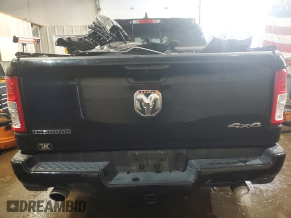 2024 Ram 1500 Big Horn z VIN 1C6SRFFT3RN105058, wystawiony jako Copart lot #46500315 z przebiegiem 25 112 mil mil oraz Szkoda całkowita • Salvage title. Historia ofert i sprzedaży dostępna na DreamBid. Obrazek 6.