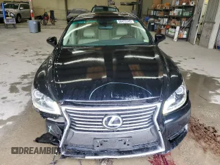 2013 Lexus LS 460 z VIN JTHCL5EF2D5016819, wystawiony jako Copart lot #56473145 z przebiegiem 102 293 mil mil oraz Szkody całkowita. Historia ofert i sprzedaży dostępna na DreamBid. Obrazek 5.