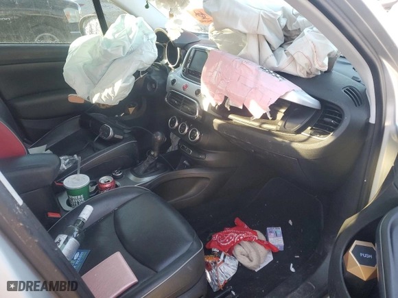 2016 FIAT 500X Lounge with VIN ZFBCFXDT1GP391253, listed as a Copart auction lot 88124185 with 0 mi miles and Salvage Title. Bid and sale history available at carsss.com. Image 8.
