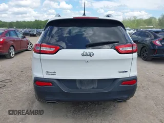 2015 Jeep Cherokee Latitude z VIN 1C4PJMCS3FW557734, wystawiony jako IAAI lot #42273937 z przebiegiem 168 828 mil mil oraz . Historia ofert i sprzedaży dostępna na DreamBid. Obrazek 16.