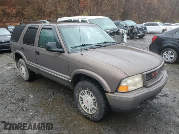 1998 GMC Jimmy SLE with VIN 1GKDT13W6W2535592, listed as a Copart auction lot 81953844 with 88,205 mi miles and Salvage Title. Bid and sale history available at carsss.com. Image 4.