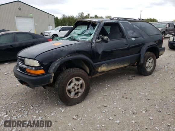 2000 Chevrolet Blazer LS z VIN 1GNCT18W9YK277871, wystawiony jako Copart lot #46158185 z przebiegiem Nie podano mil oraz Nie do naprawy • Non repairable. Historia ofert i sprzedaży dostępna na DreamBid. Obrazek 1.