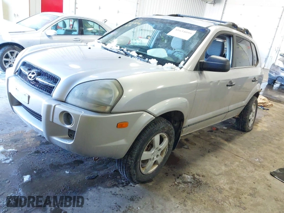 2005 Hyundai Tucson GL with VIN KM8JM12B25U171048, listed as a IAAI auction lot 41634099 with 188,086 mi miles. Bid and sale history available at carsss.com. Image 2.