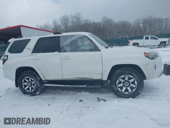 2018 Toyota 4Runner SR5 with VIN JTEBU5JR9J5519118, listed as a IAAI auction lot 41622686 with 92,178 mi miles. Bid and sale history available at carsss.com. Image 13.