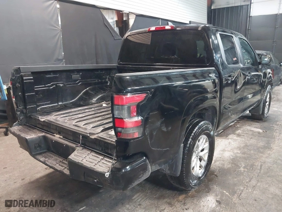 2024 Nissan Frontier PRO-4X with VIN 1N6ED1EK2RN643036, listed as a IAAI auction lot 41395401 with 24,799 mi miles. Bid and sale history available at carsss.com. Image 4.