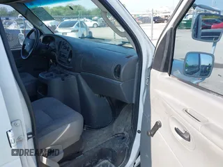 2004 Ford Econoline Cargo with VIN 1FTNE24L54HA37902, listed as a IAAI auction lot 42093747 with 250,773 mi miles. Bid and sale history available at carsss.com. Image 5.