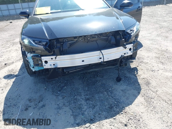 2025 Toyota Camry LE z VIN 4T1DAACK8SU509391, wystawiony jako IAAI lot #42133729 z przebiegiem 10 000 mil mil oraz . Historia ofert i sprzedaży dostępna na DreamBid. Obrazek 6.