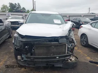 2024 Kia Telluride LX z VIN 5XYP24GC1RG411138, wystawiony jako IAAI lot #42144580 z przebiegiem Nie podano mil oraz . Historia ofert i sprzedaży dostępna na DreamBid. Obrazek 12.